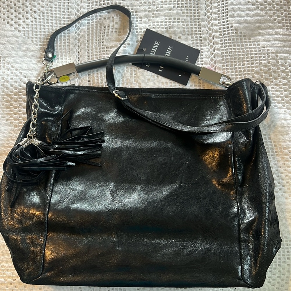 BNWOT purse bag leather L credi